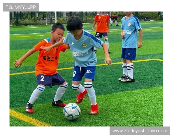 高温足球赛：运动员体能维持与降温技巧解析